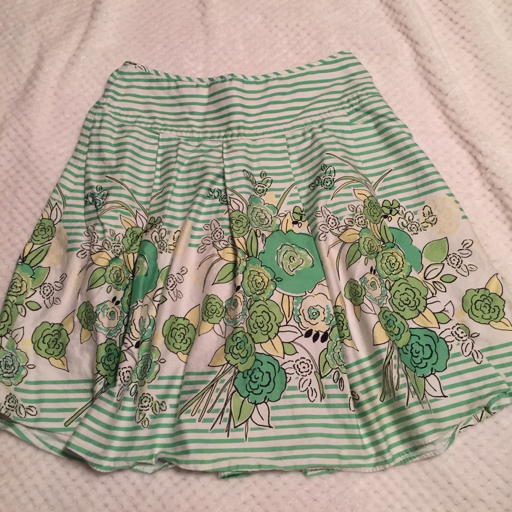 NY&C floral skirt.